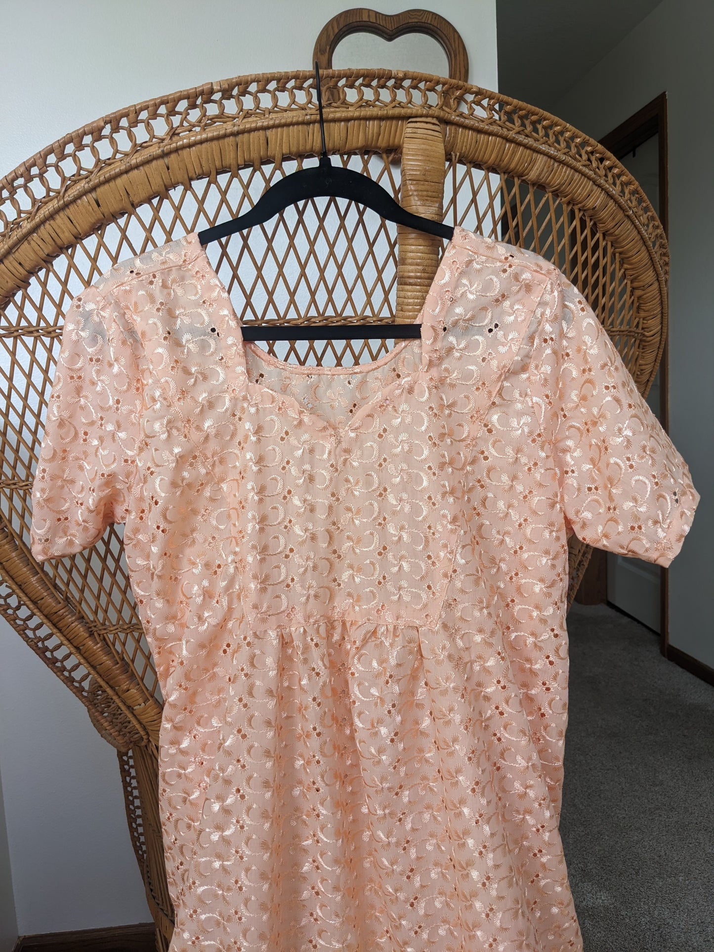 1970s peachy eyelet kaftan