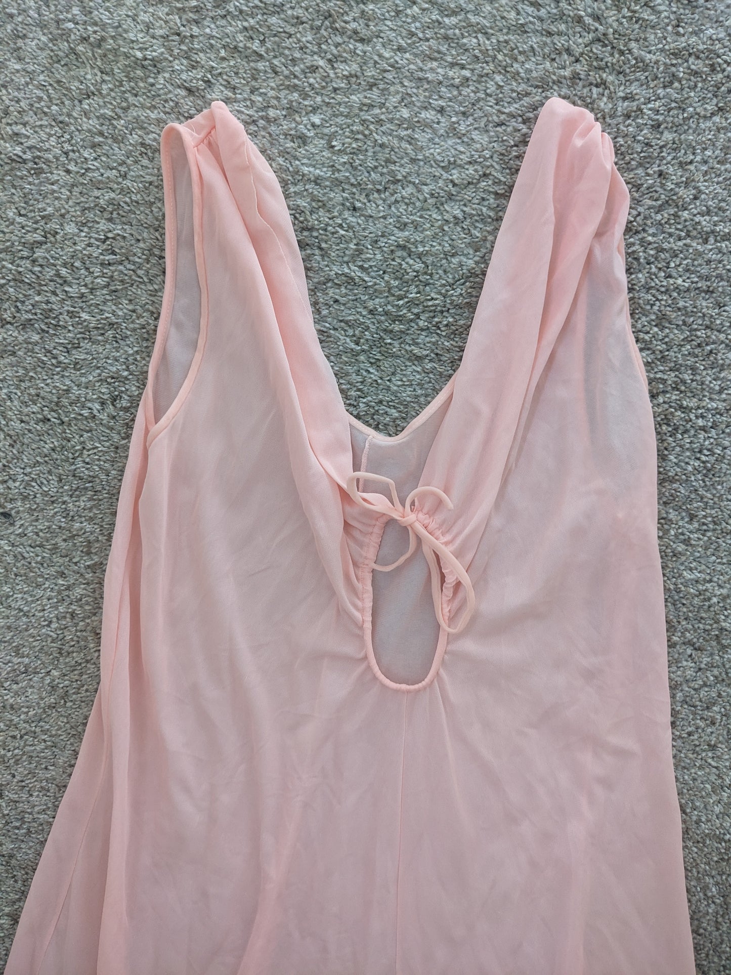 1970s peach nightgown