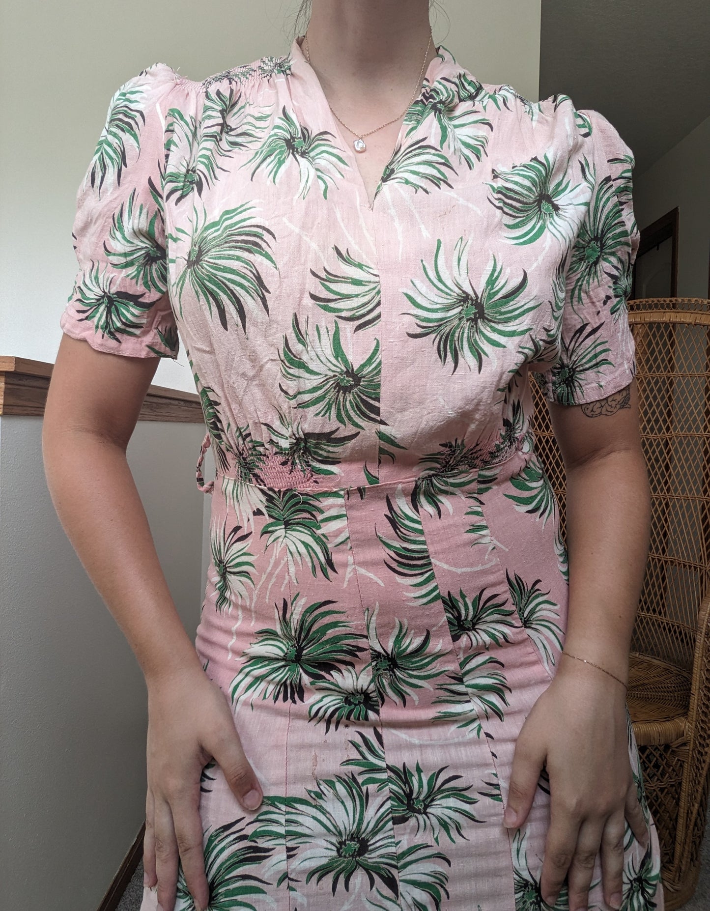 1930s/40s pink and green daisy dress