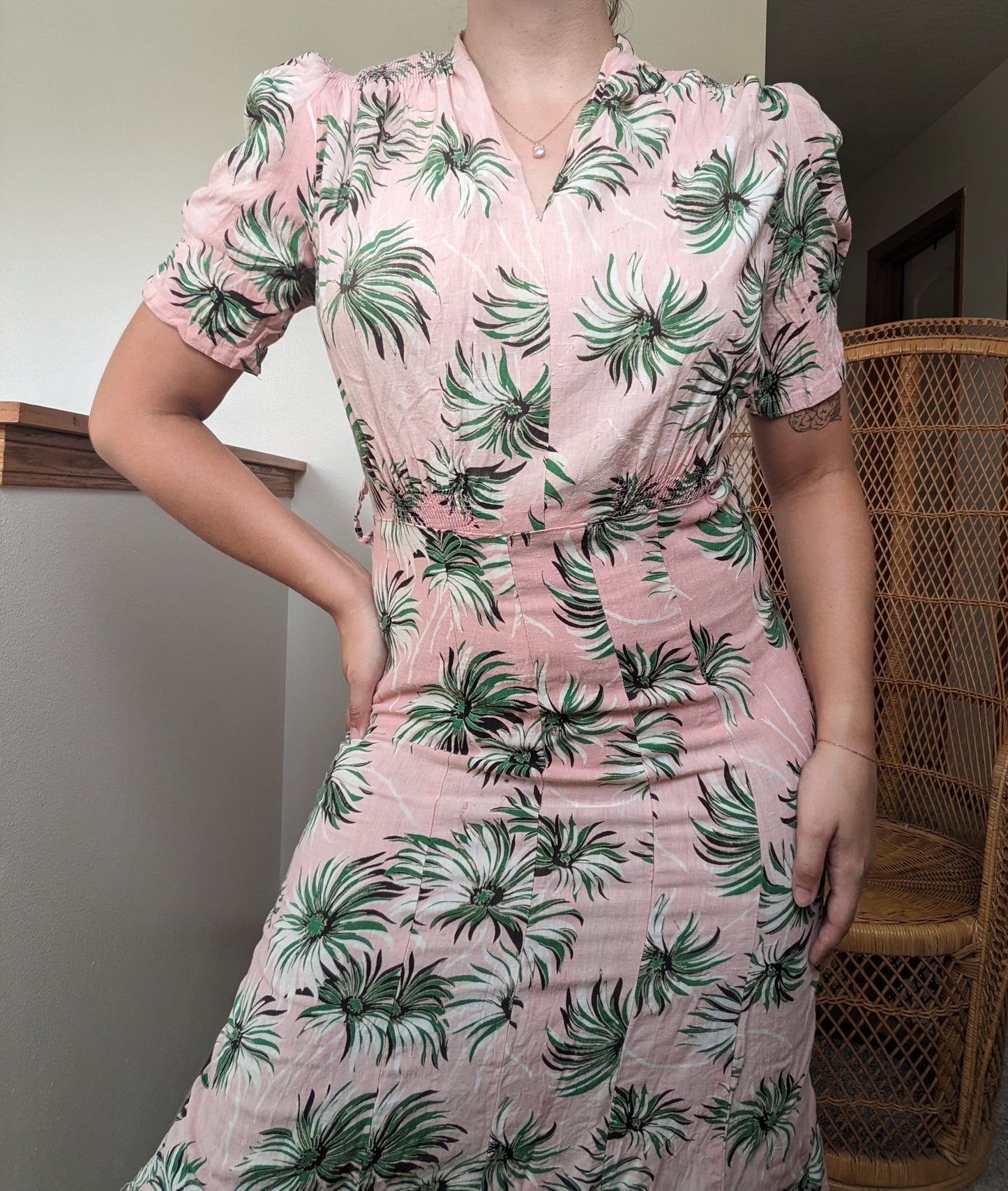 1930s/40s pink and green daisy dress