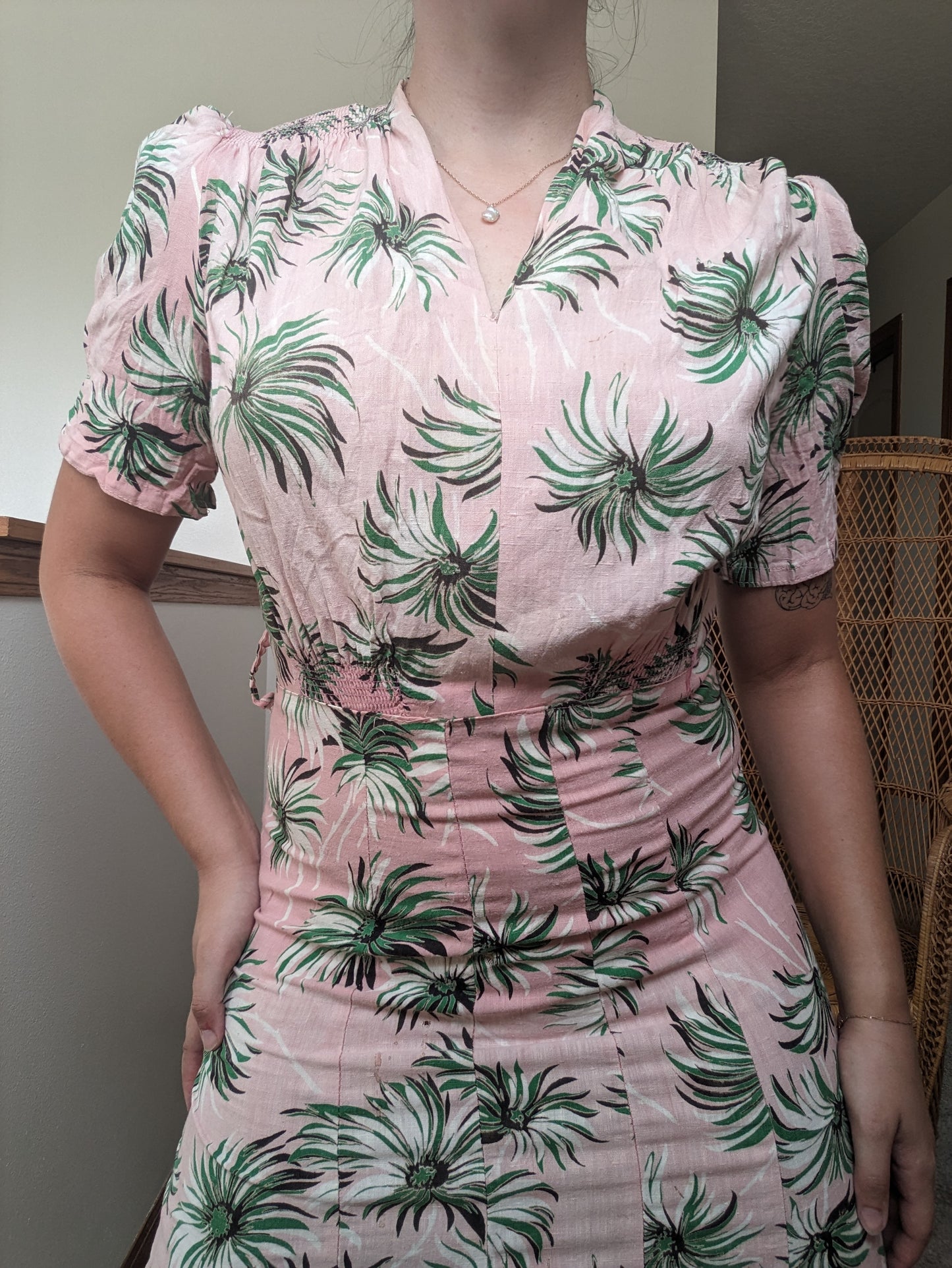 1930s/40s pink and green daisy dress