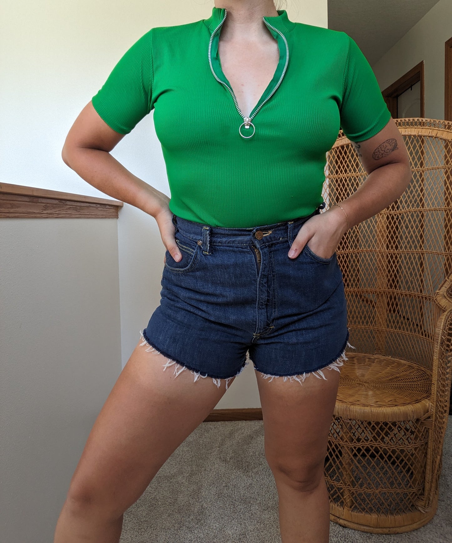 1970s kelly green o-ring zipper top