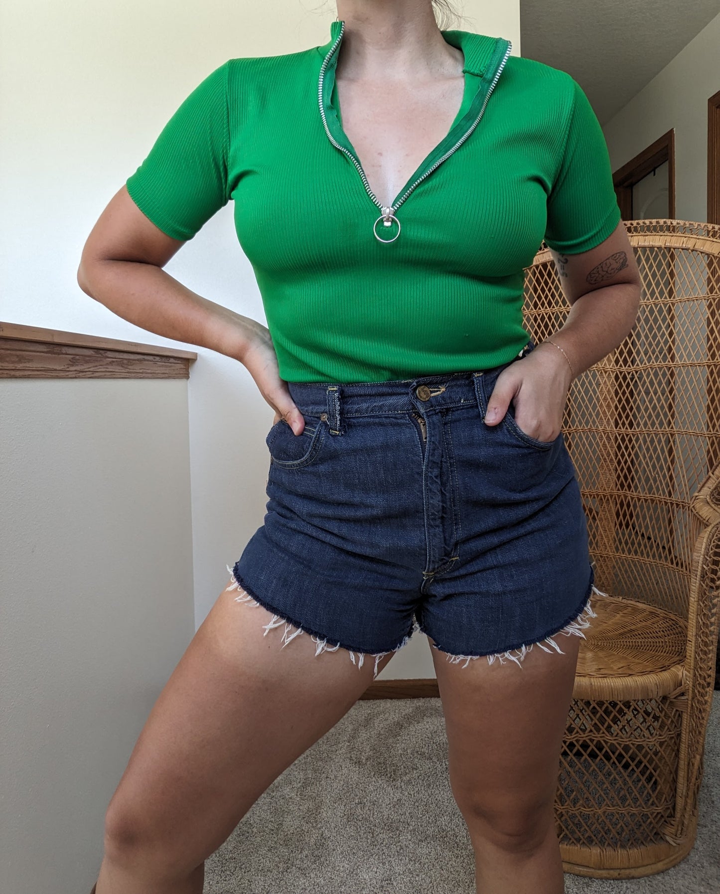 1970s kelly green o-ring zipper top