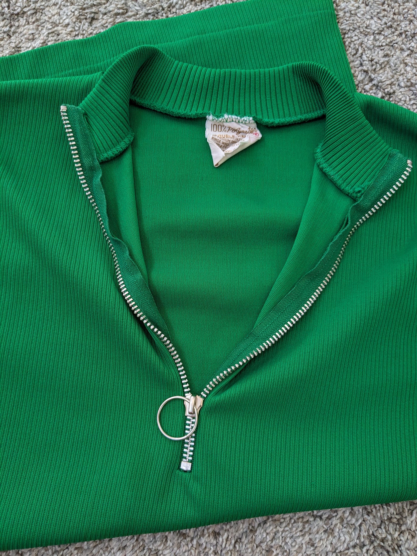 1970s kelly green o-ring zipper top