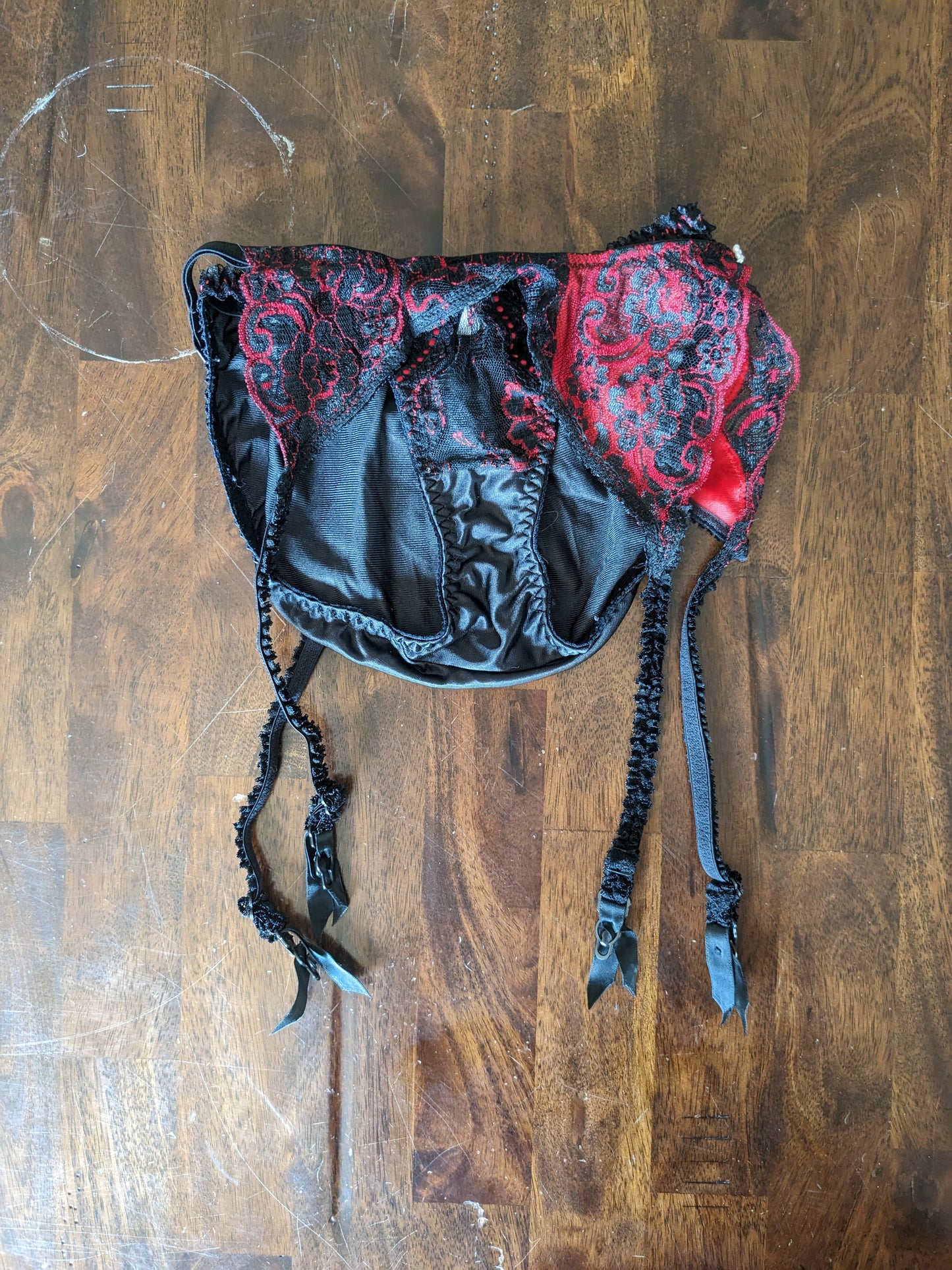 1980s panty & garter belt set