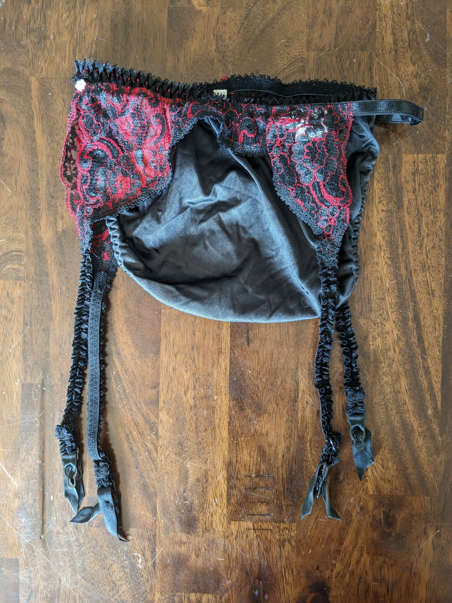 1980s panty & garter belt set