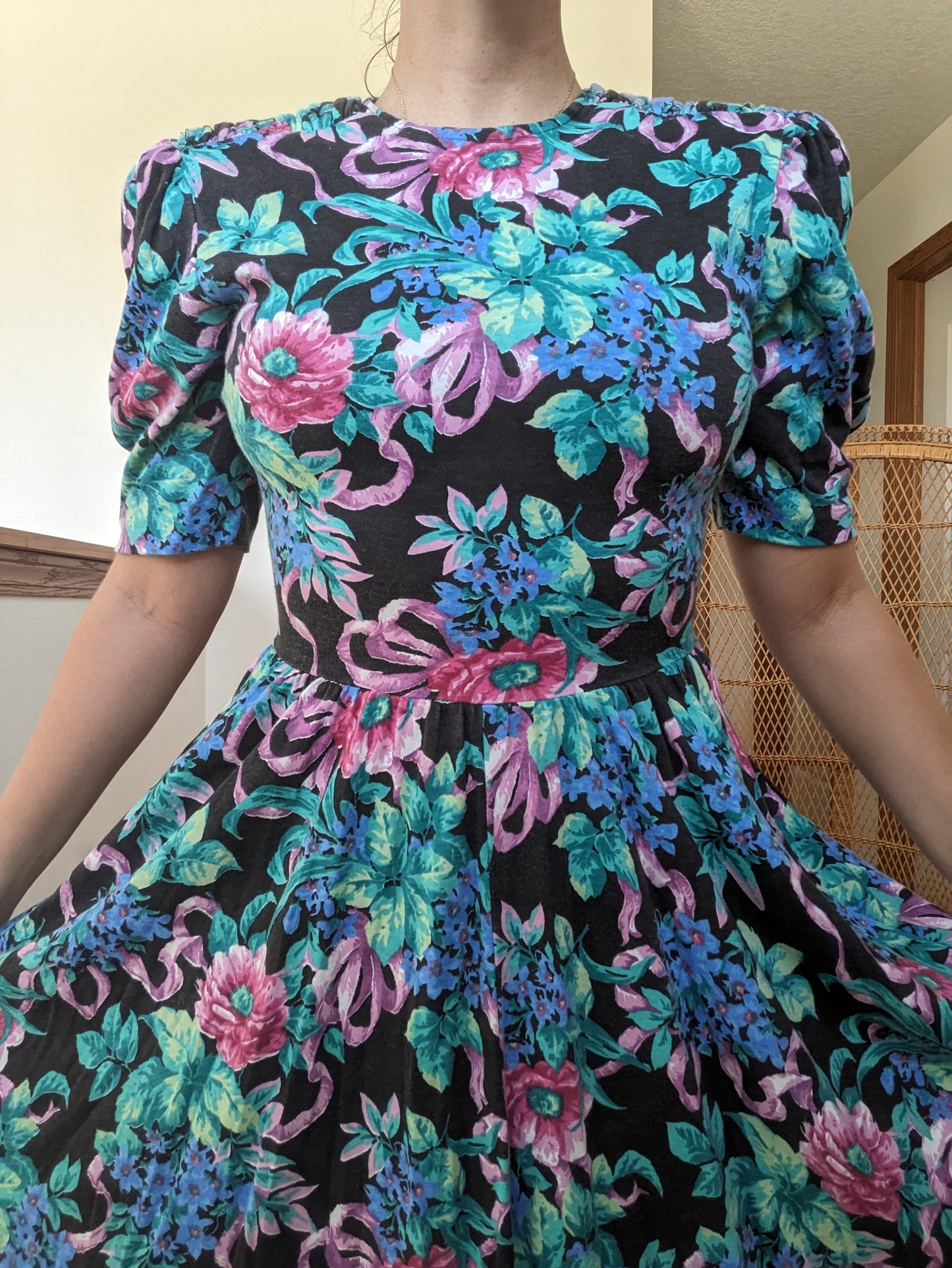 1980s floral puff sleeve dress