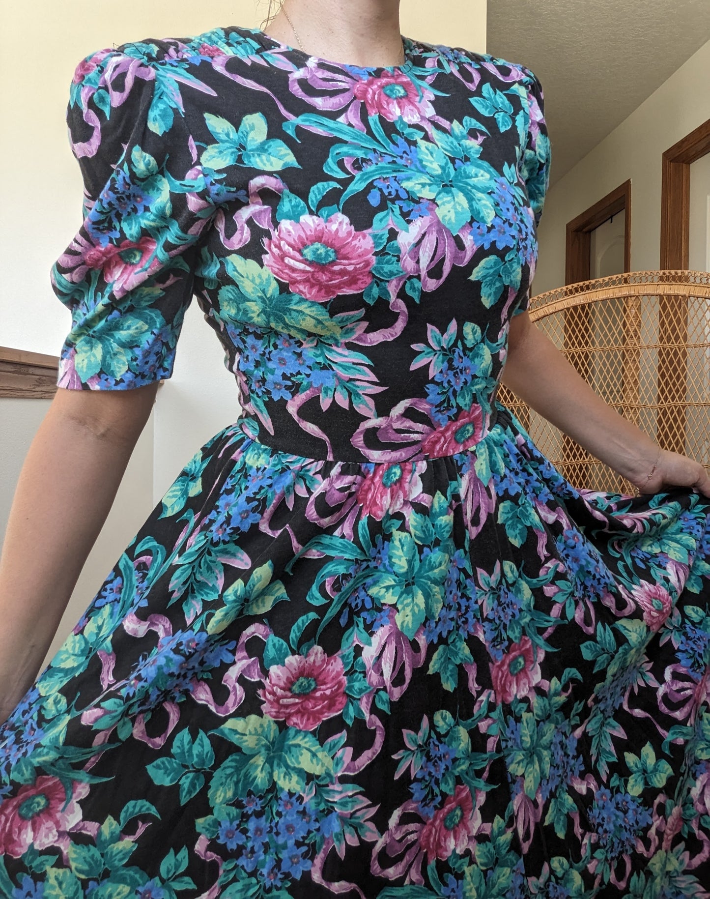 1980s floral puff sleeve dress