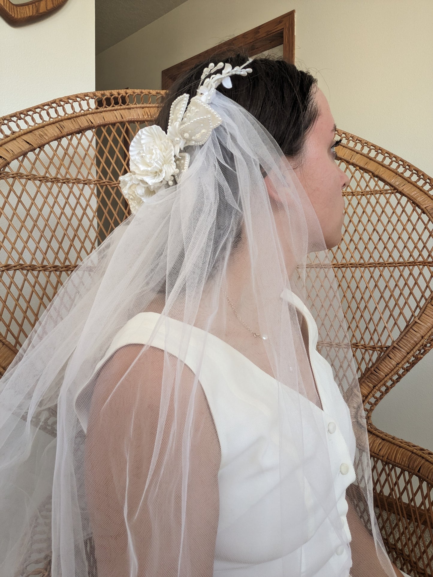 1980s flower and pearl wedding veil