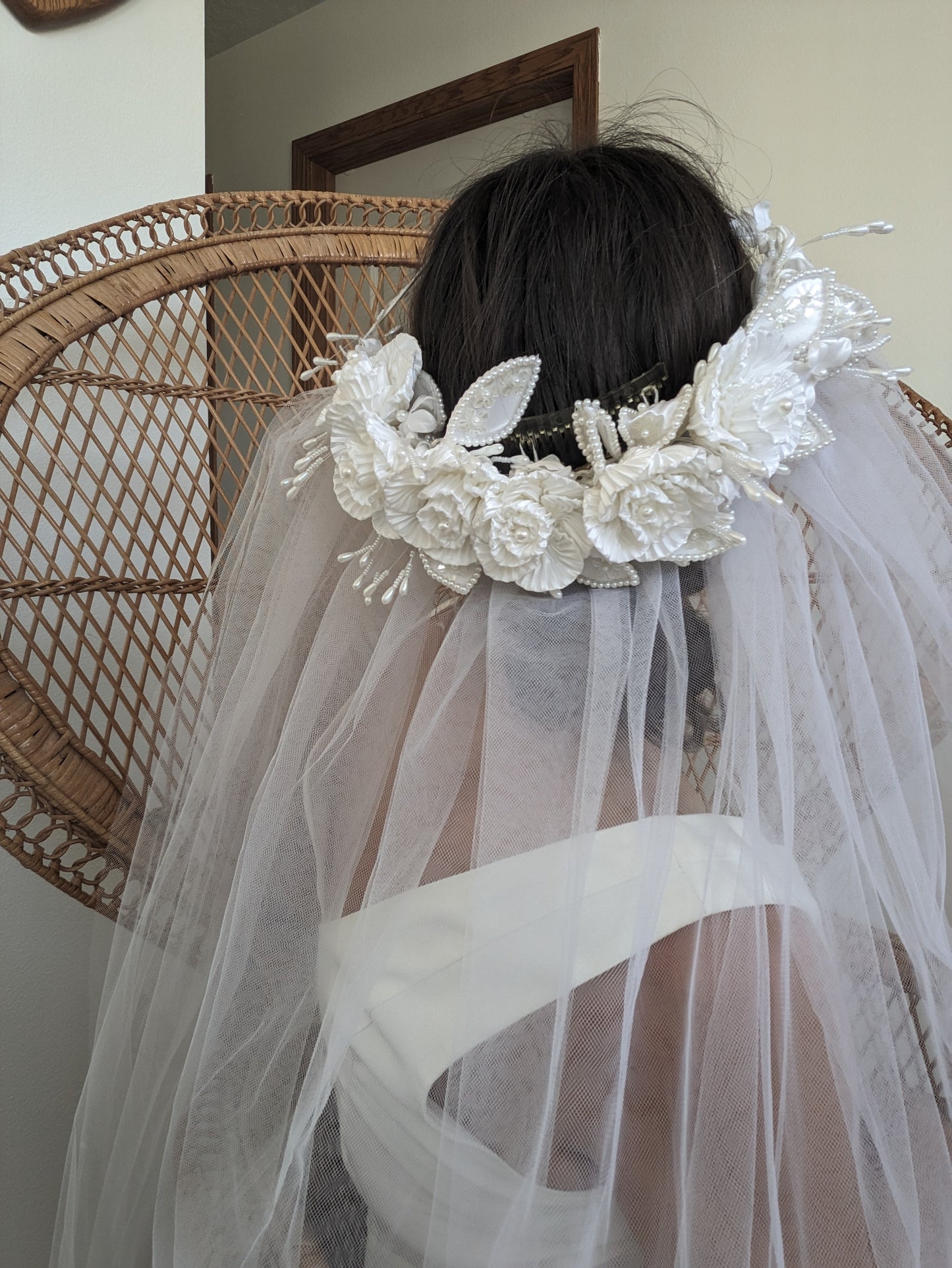 1980s flower and pearl wedding veil