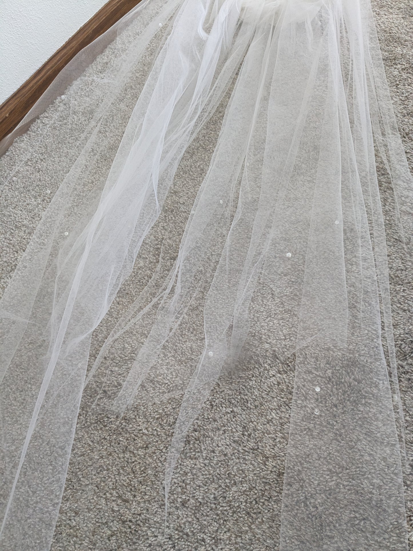 1980s flower and pearl wedding veil