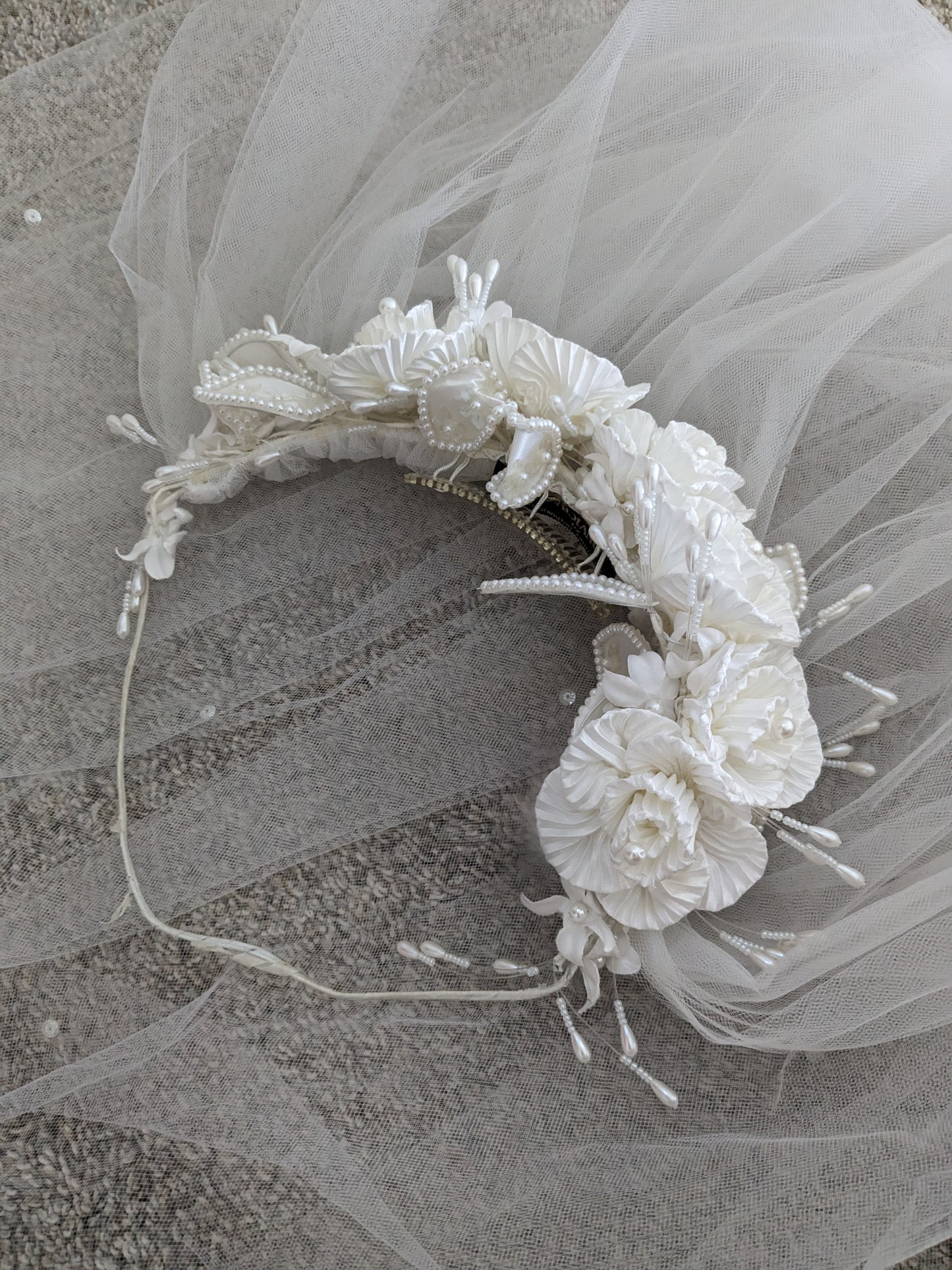 1980s flower and pearl wedding veil