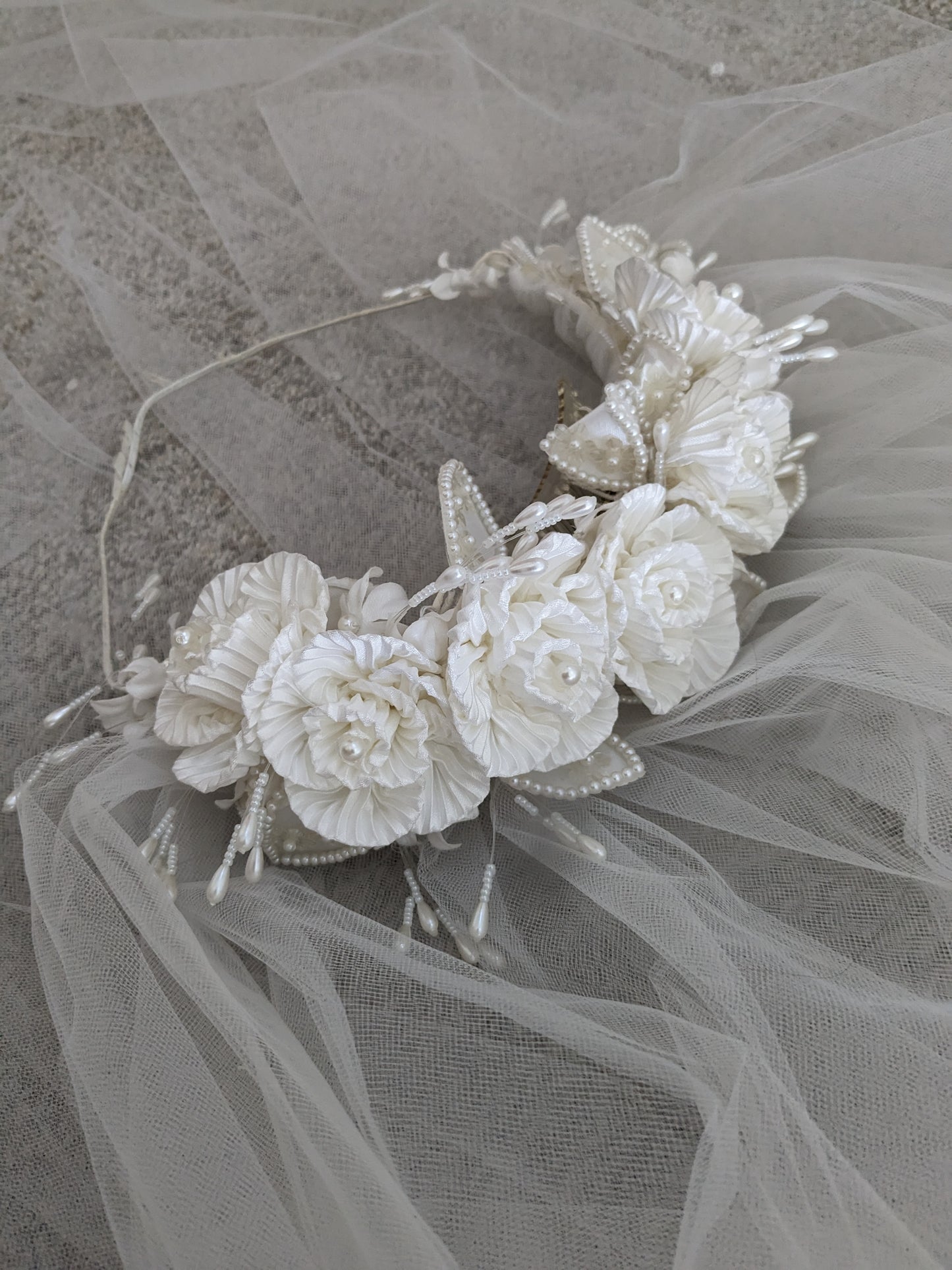 1980s flower and pearl wedding veil