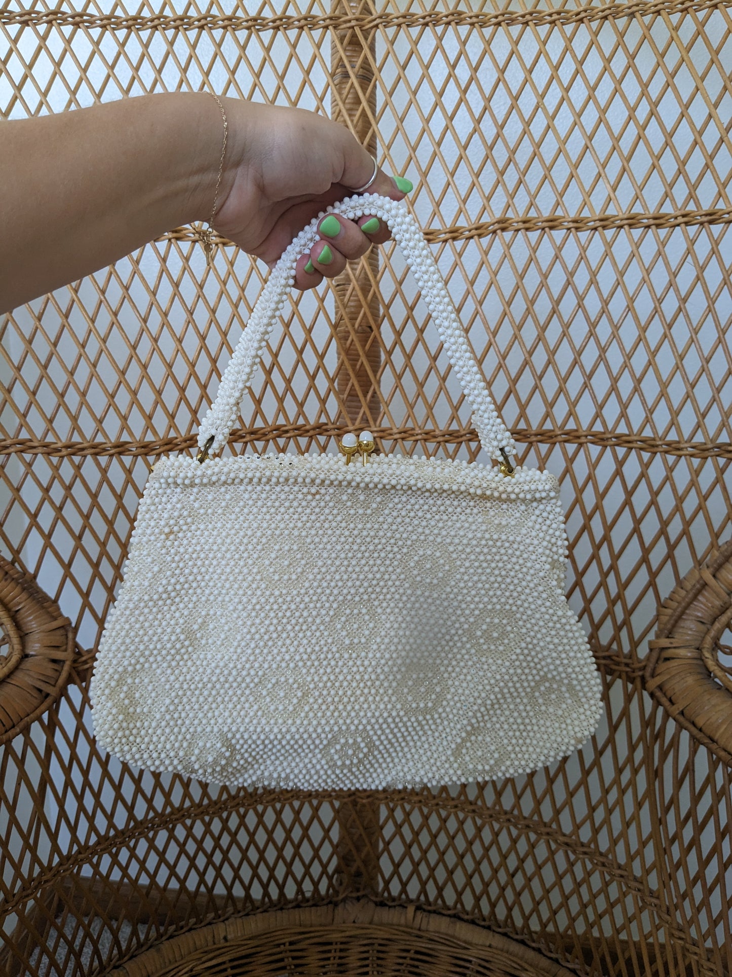 1960s pearl kiss clasp purse