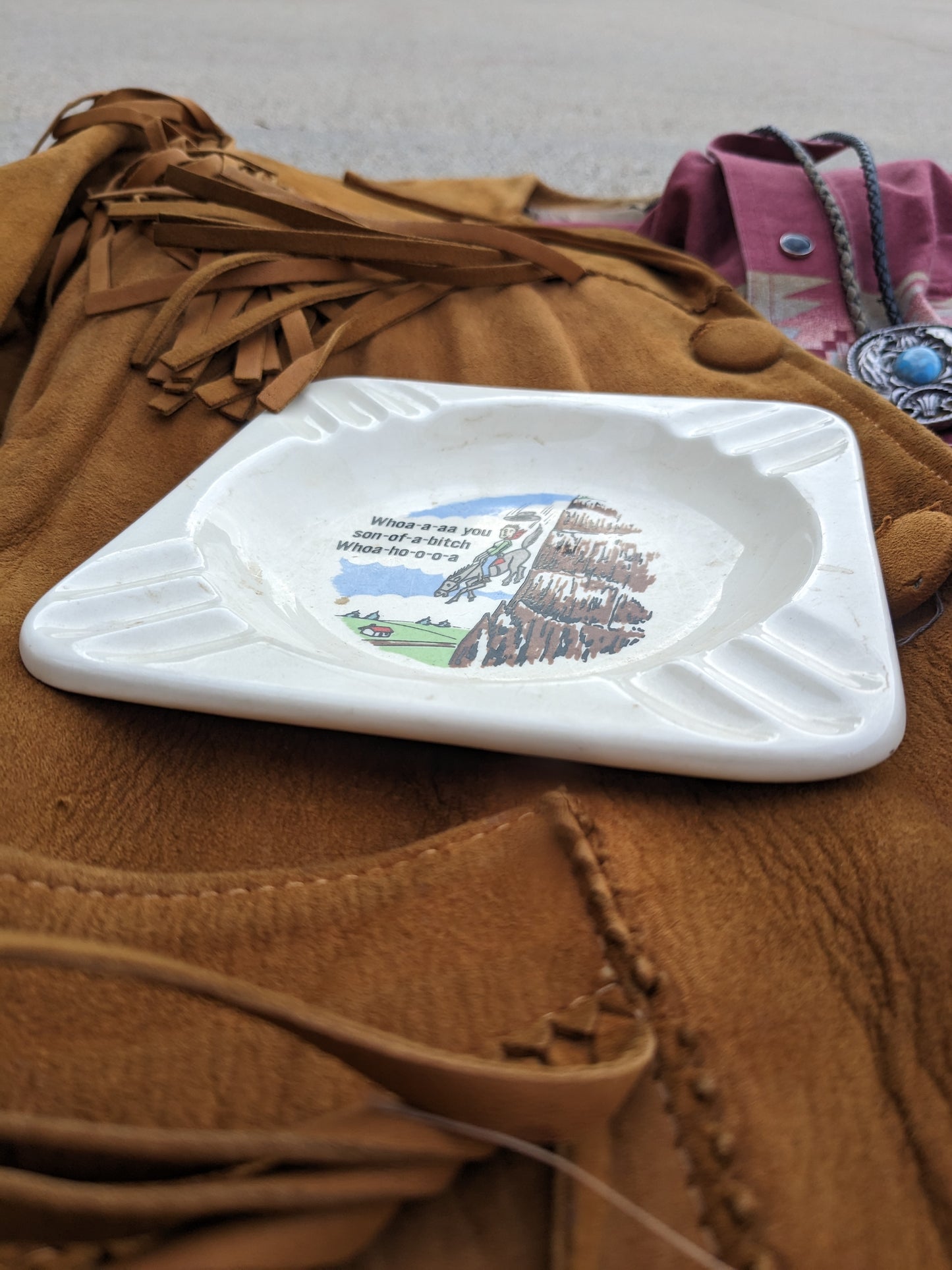 1970s kitschy ash tray