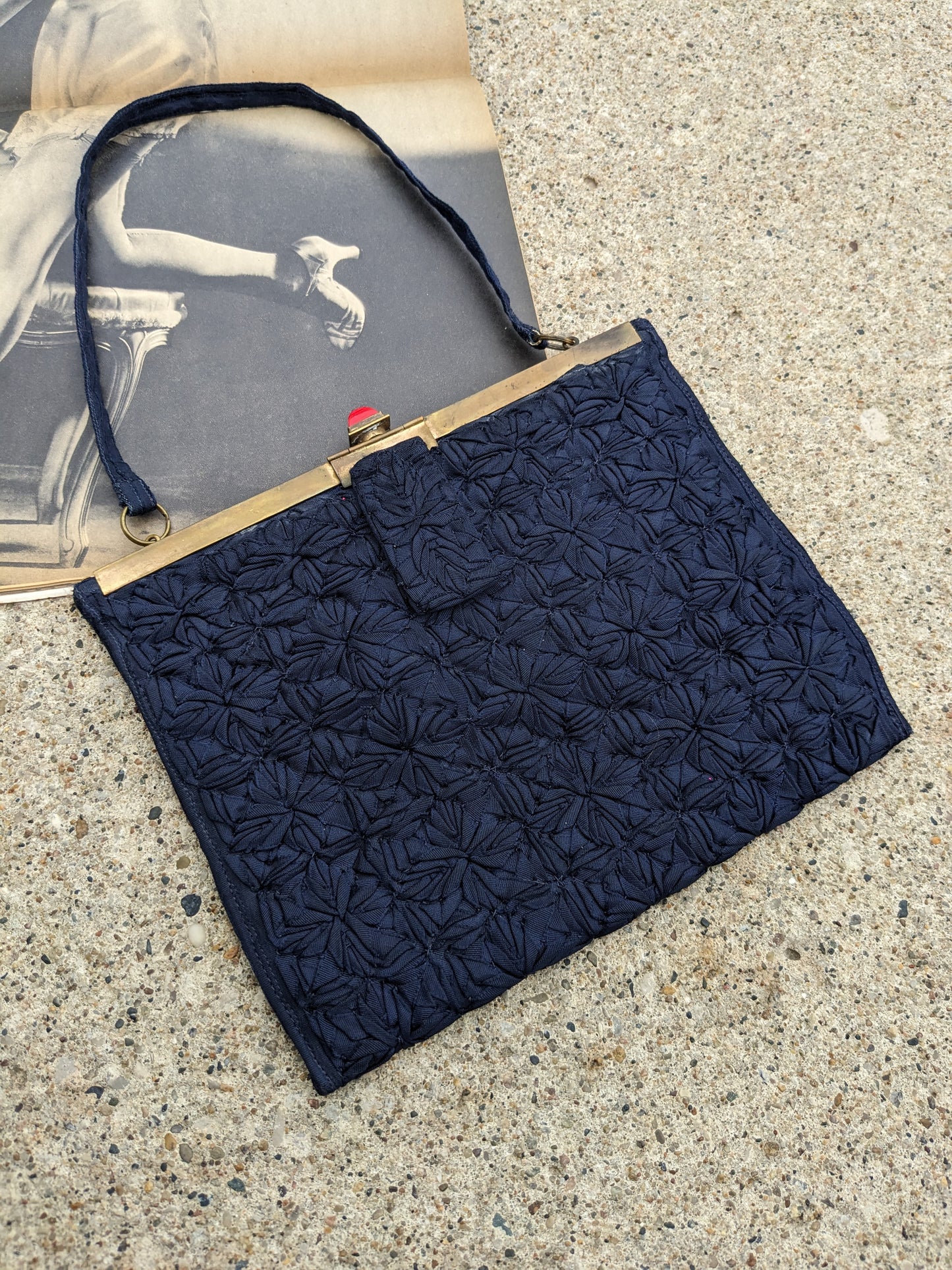 1930s diamond opening navy purse