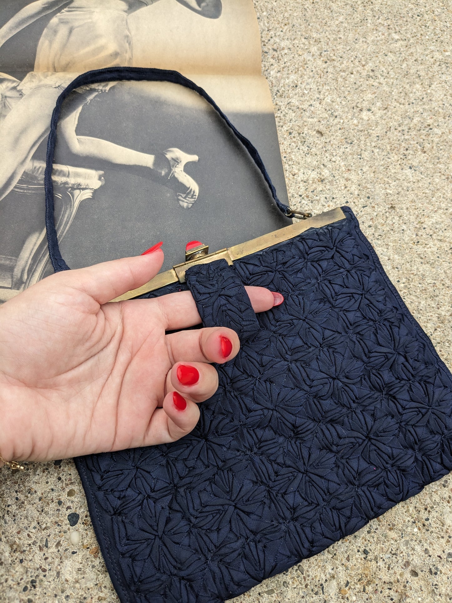 1930s diamond opening navy purse