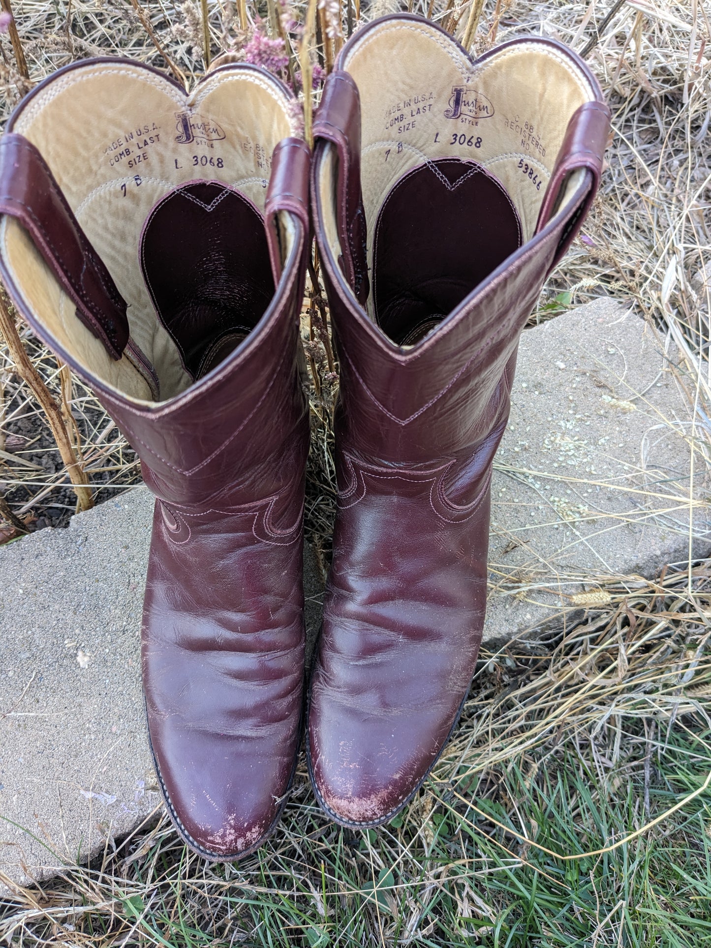 1970s burgundy Justin cowboy boots