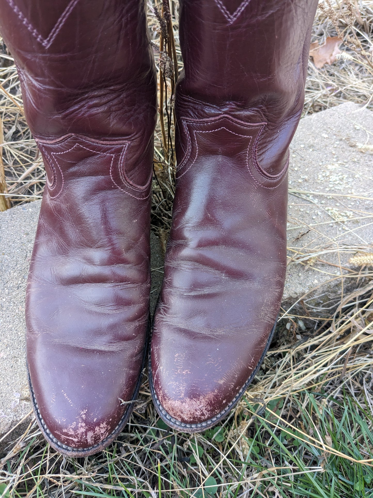 1970s burgundy Justin cowboy boots