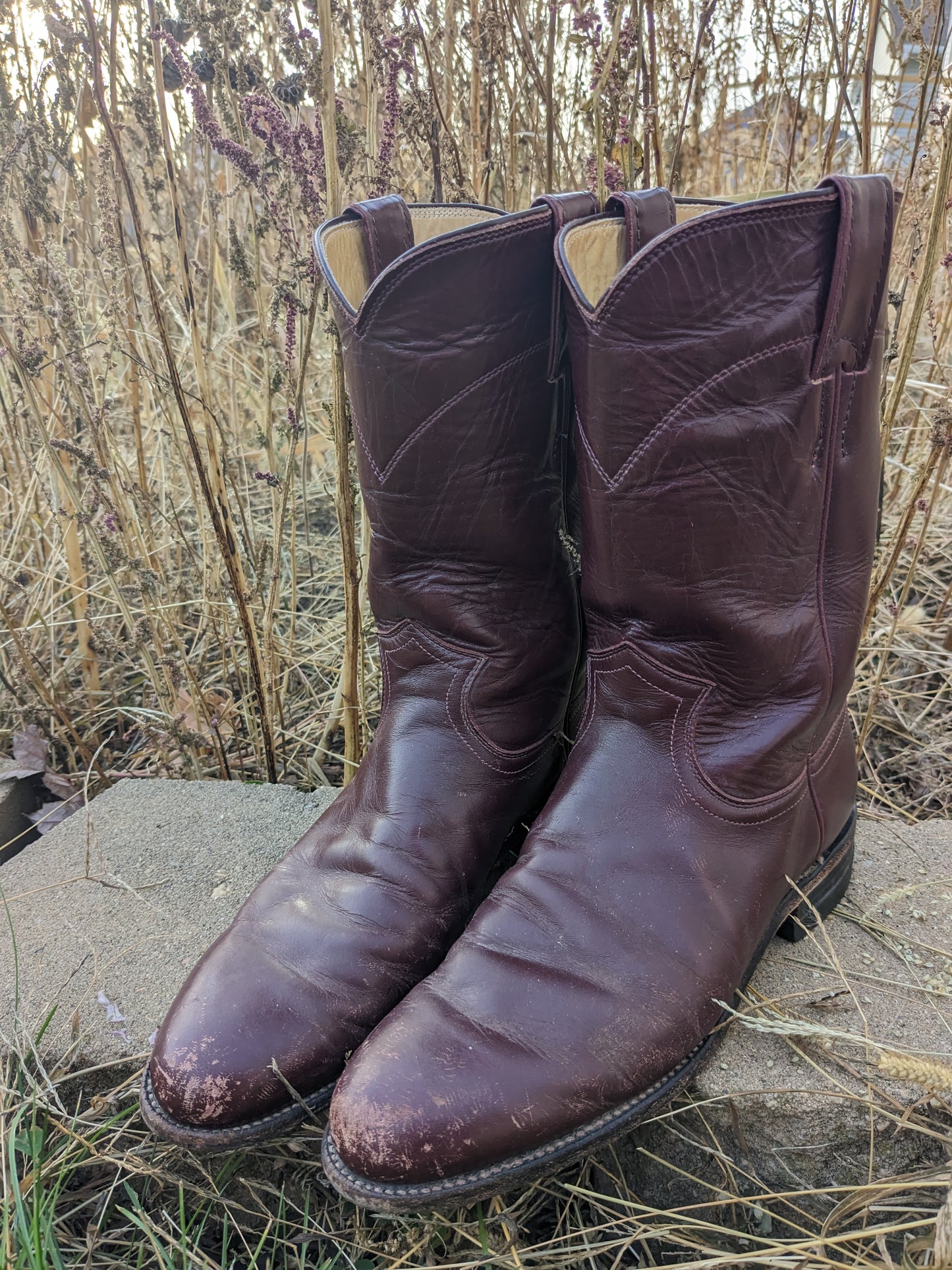 1970s burgundy Justin cowboy boots