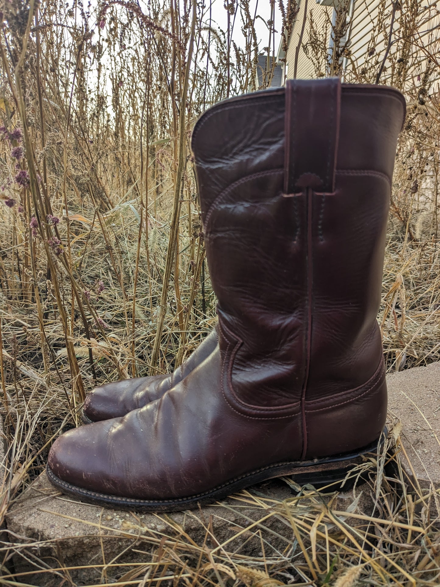 1970s burgundy Justin cowboy boots