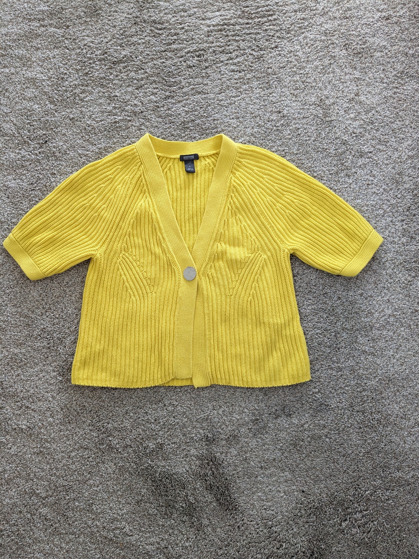 Y2k yellow sweater