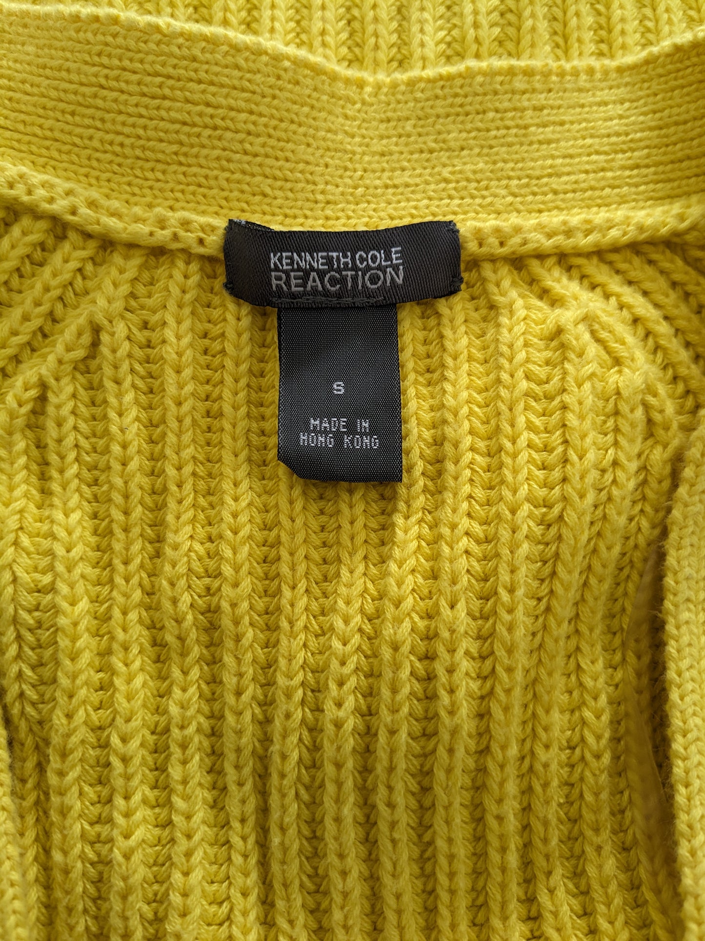 Y2k yellow sweater