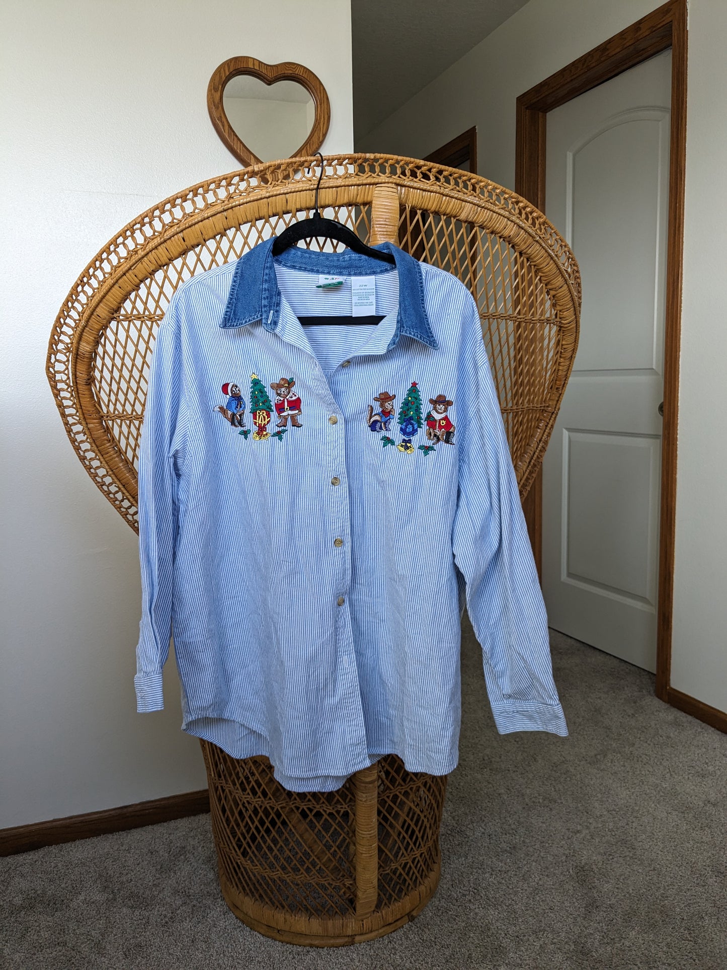 1990s holiday button up