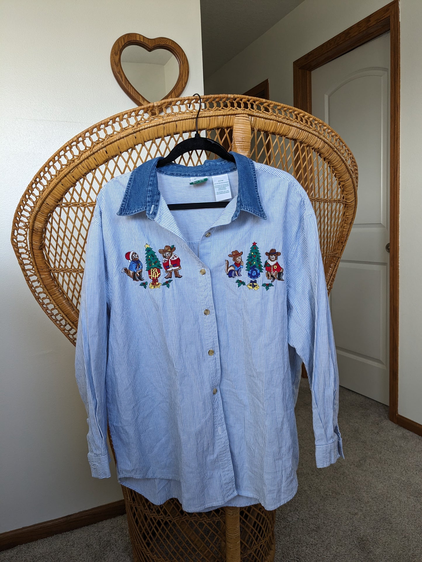 1990s holiday button up