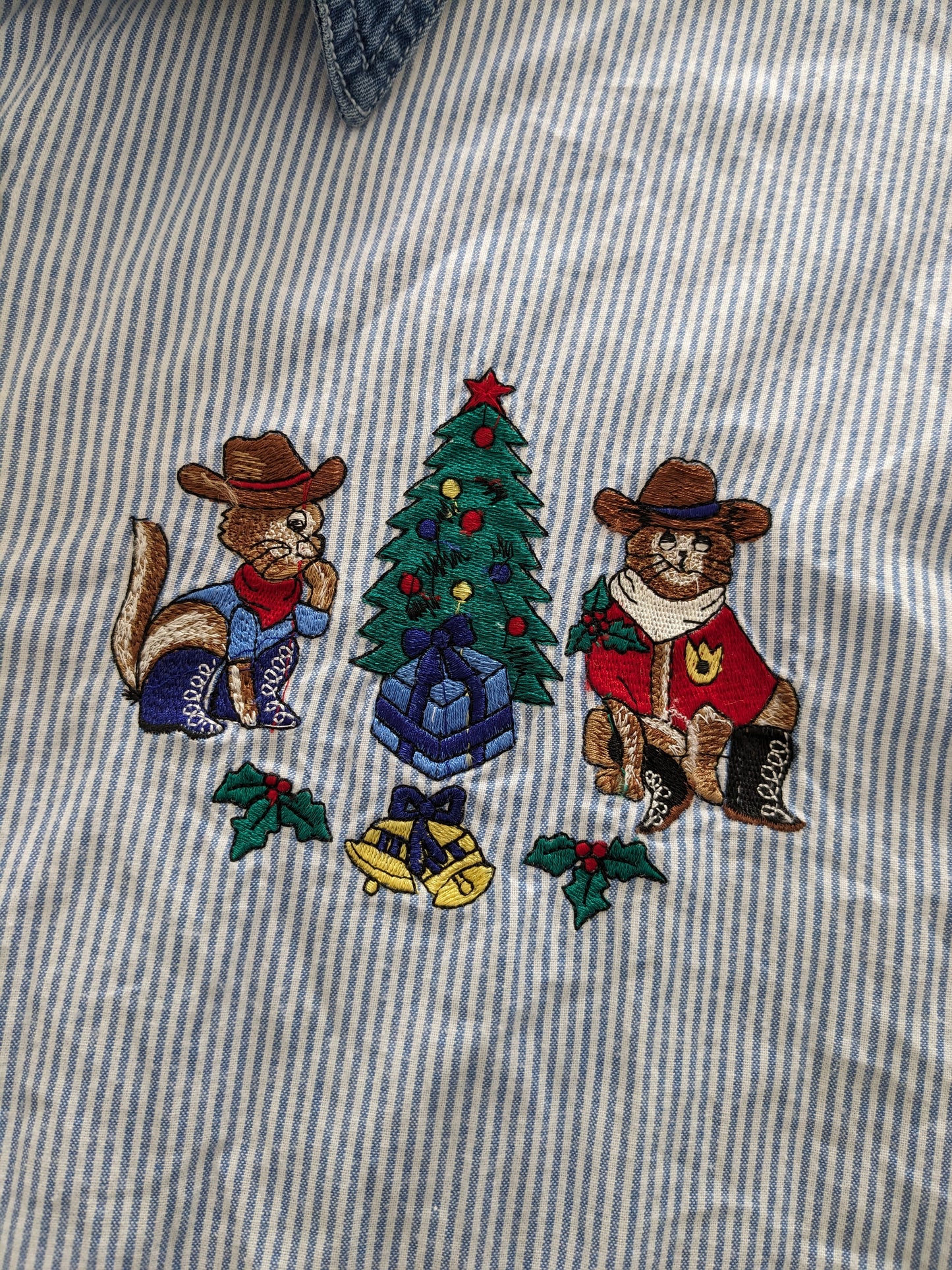 1990s holiday button up