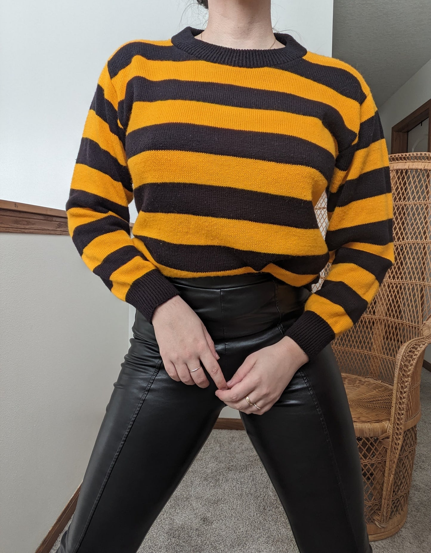 1960s bumblebee striped sweater