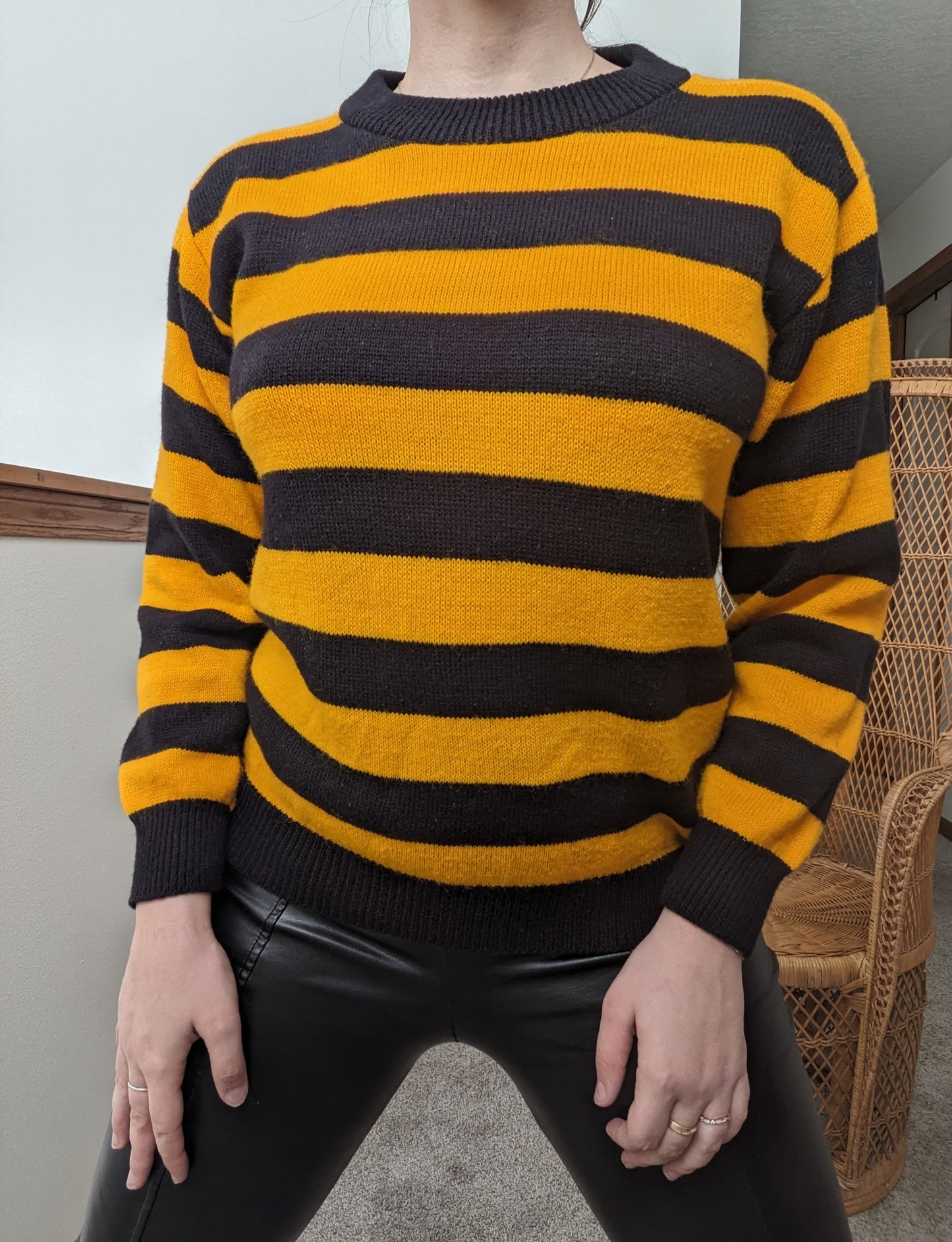 1960s bumblebee striped sweater